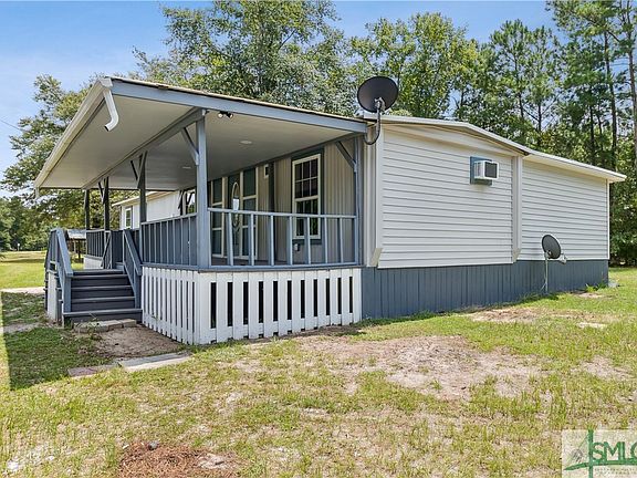 3rd image of 2486 Constance Road