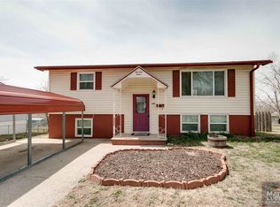 1412 Hale Dr, Junction City, KS 66441