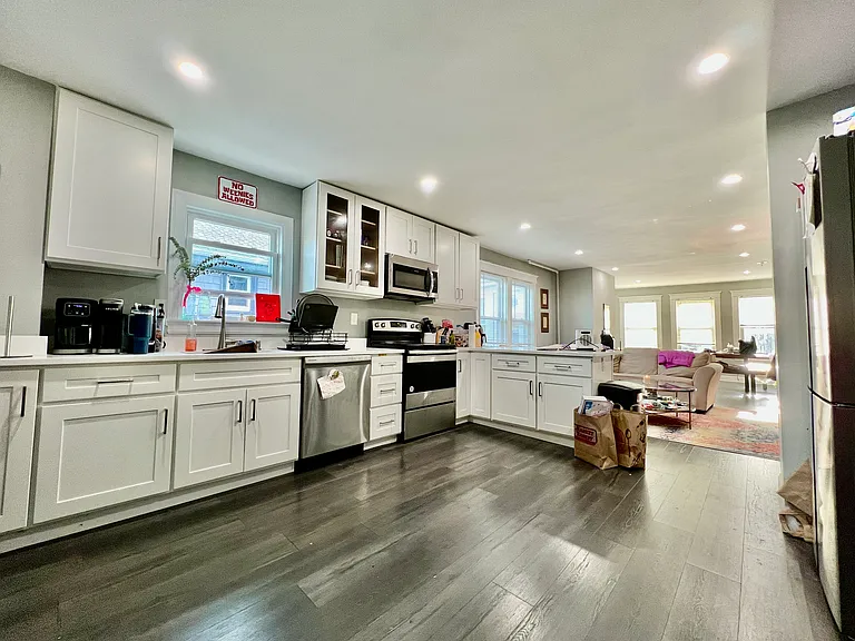 159 Hillside St — Photo 1