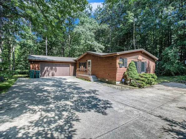 6313 Somerset Ln, Cadillac, MI 49601