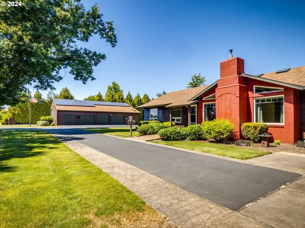 12880 Saunders Ln NE, Hubbard, OR 97032