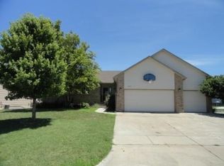 2142 E Saint Andrew Ct, Goddard, KS 67052