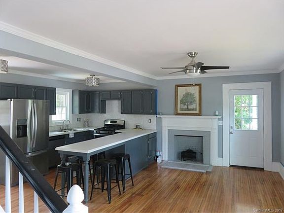 4th image of 204 Parker St