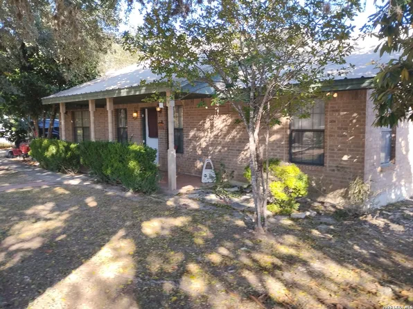 62 Timbers Lane, Leakey, TX 78873