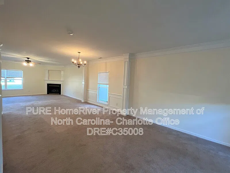 4 bed, 3.0 bath, 2472 sqft, $2,479 — Photo 4