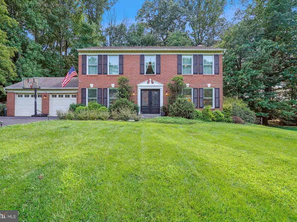 11559 Holly Briar Ln, Great Falls, VA 22066