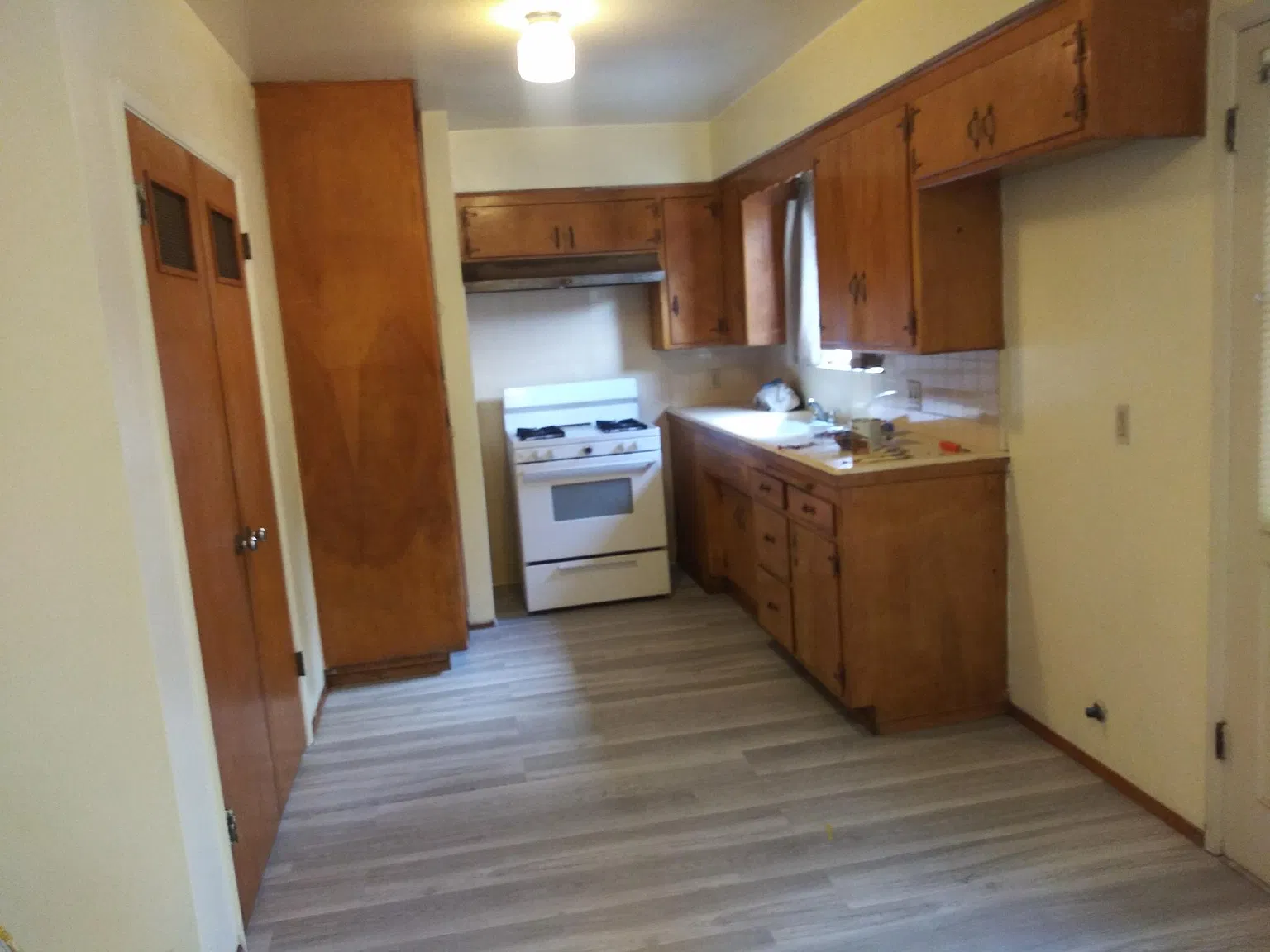 2 bed, 885 sqft, $2,175 — Photo 2