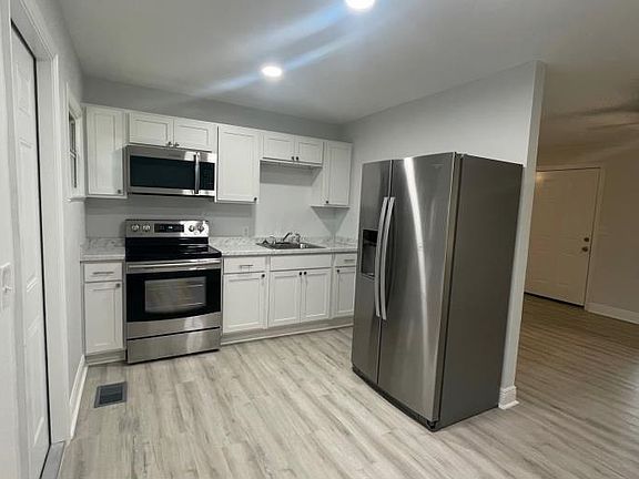 4th image of 805 Shannon St