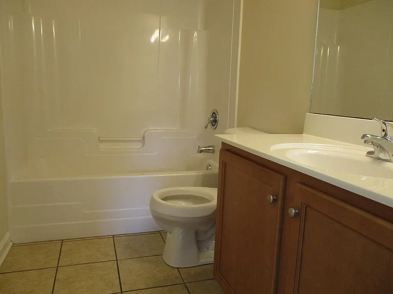 2501 Gladstone Cir #202 — Photo 7
