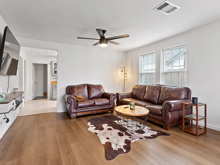 5710 Newport St — Photo 6