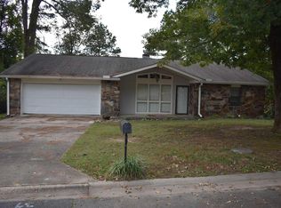 13 Patrick Henry Dr, White Hall, AR 71602