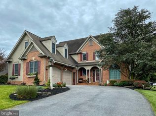 3439 Turnberry Dr, Chambersburg, PA