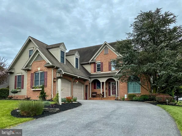 3439 Turnberry Dr, Chambersburg, PA 17202