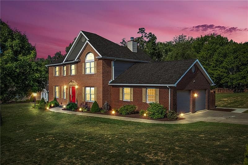 1st image of 203 Plantation Dr