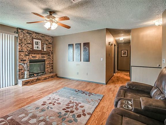 3rd image of 10409 S Blackwelder Ave