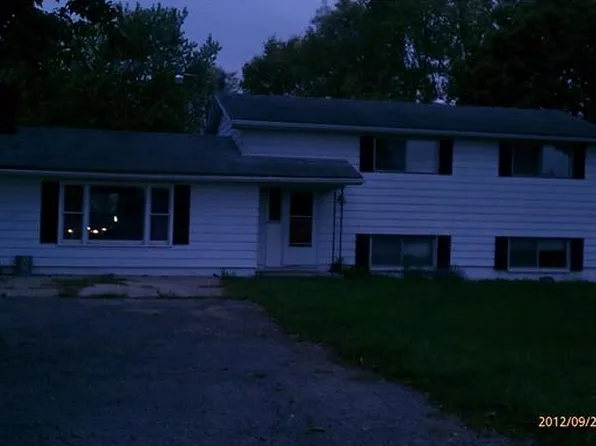 1558 N Centerville Rd, Centerville, IN 47330