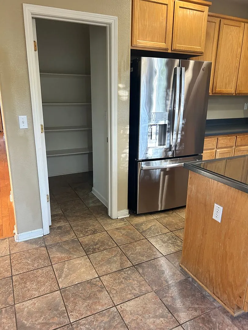 Beautiful 3 bedroom two bath home. — Photo 4