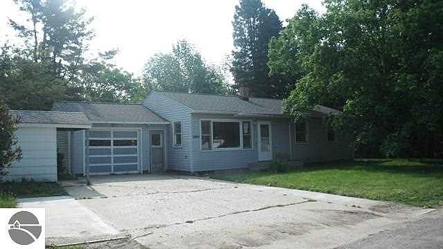 1st image of 1085 Orchard St