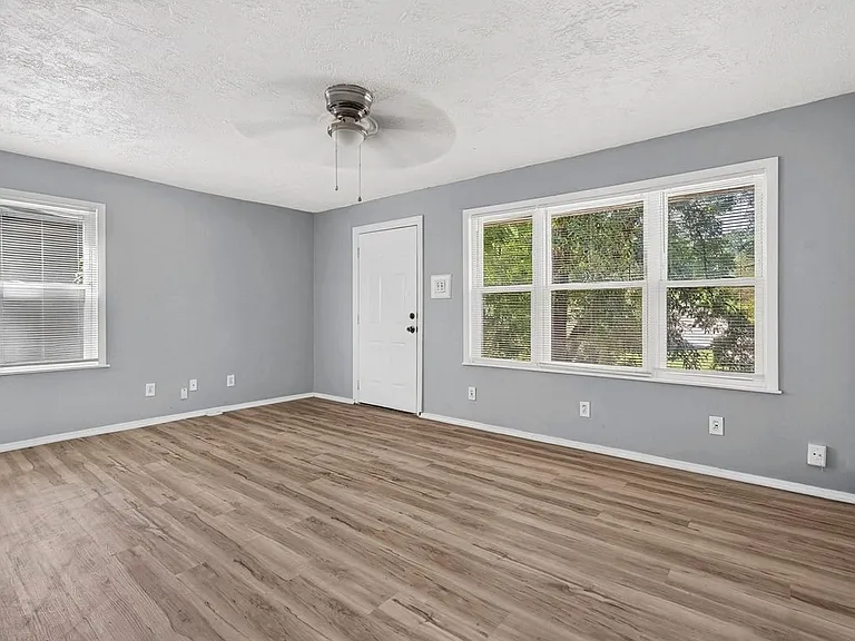 7534 Blanding Dr — Photo 9