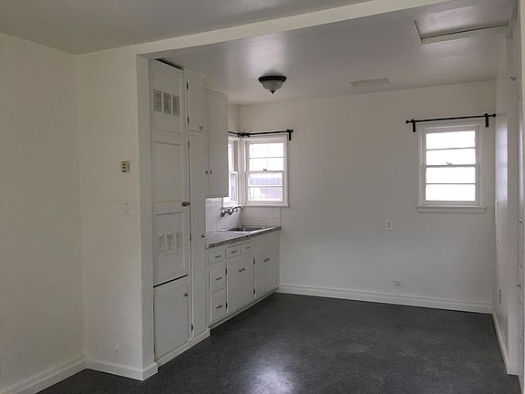 Kitchen. Gas stove available upon request