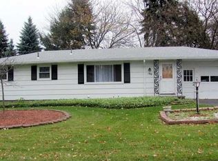 190 Hillview Dr, Rochester, NY 14622