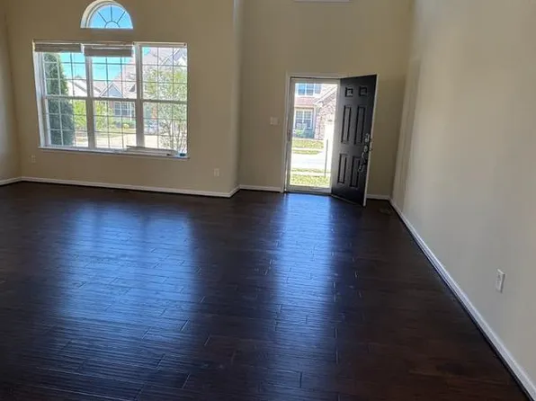11151 Saint Christopher Dr, White Plains, MD 20695