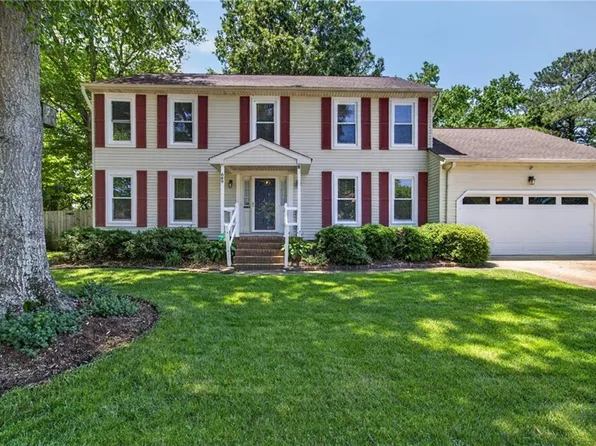 689 Churchill Dr, Virginia Beach, VA 23464