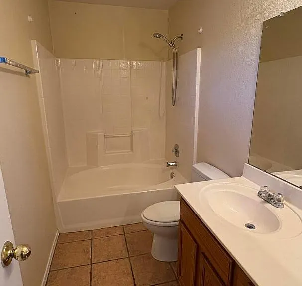 13002 W Hearn Rd — Photo 25