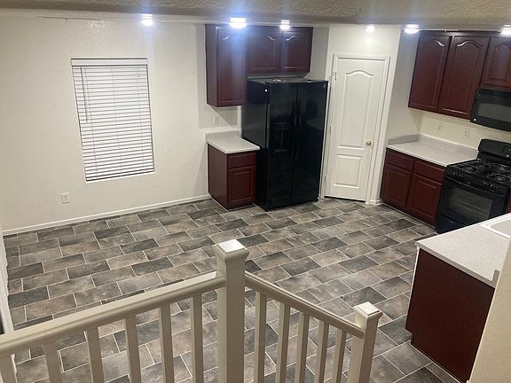 4th image of 4518 Sunday River St