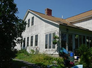 34 Chamberlain St, Glenmont, NY 12077