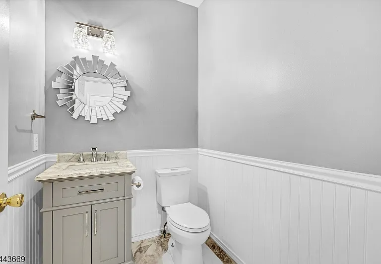 10 Stevens Ln — Photo 14
