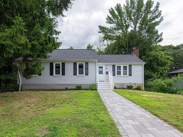 82 Perry Ave, Somerset, MA 02726