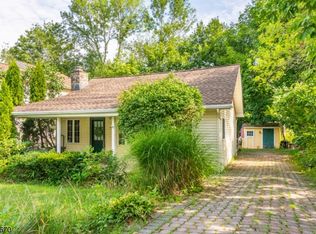 20 Echo Ln, West Milford, NJ 07480