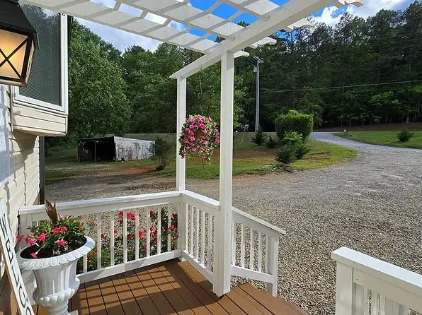 22 Smokey Creek Cv, Blairsville, GA 30512