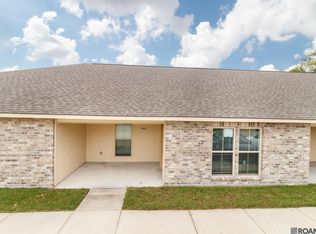 8818 Pecan Tree Dr, Baton Rouge, LA 70810