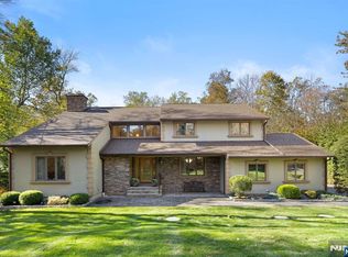 1090 High Mountain Rd, Franklin Lakes, NJ 07417
