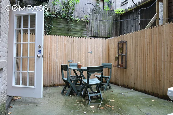 Rented by Compass | media 32