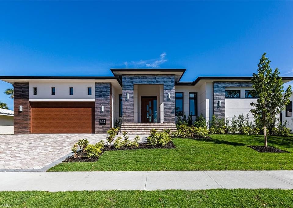 1st image of 624 Seagrape Dr