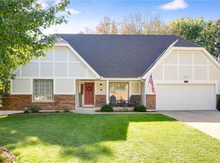 3734 NE Beechwood Dr, Lees Summit, MO 64064
