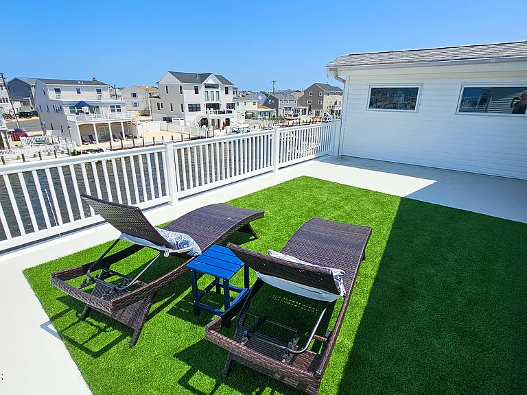 1386 Paul Blvd — Photo 34