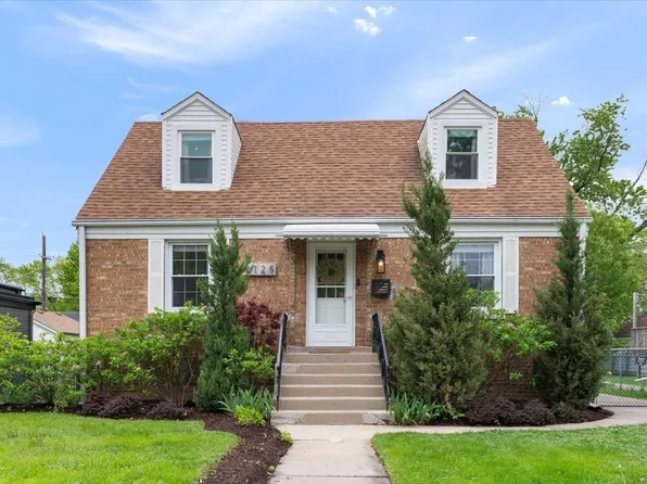 9125 S 54th Ave, Oak Lawn, IL 60453