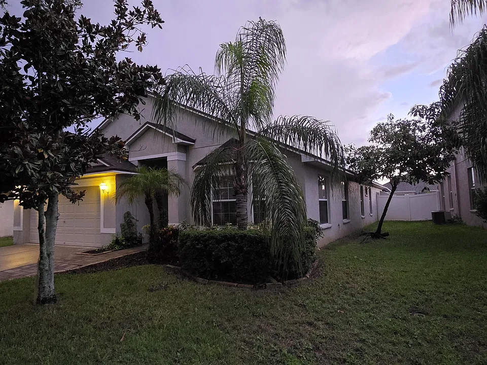 1616 Bonita Bluff Ct