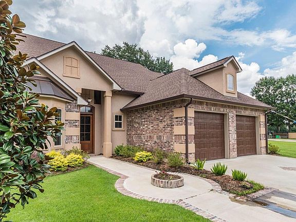 3rd image of 112 N Montauban Dr