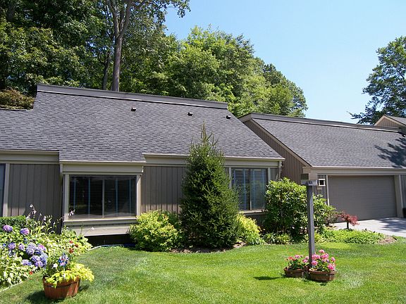 Front / 2 Car garage