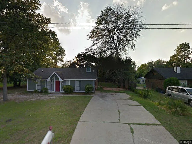 3809 Highpointe Dr — Photo 4