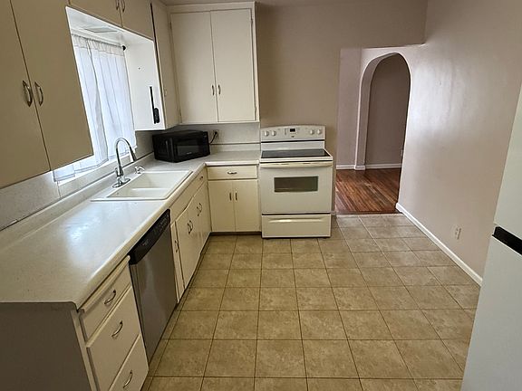 4th image of 31249 E Combs Ave