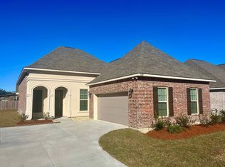 6487 Island Edge Dr, Gonzales, LA 70737