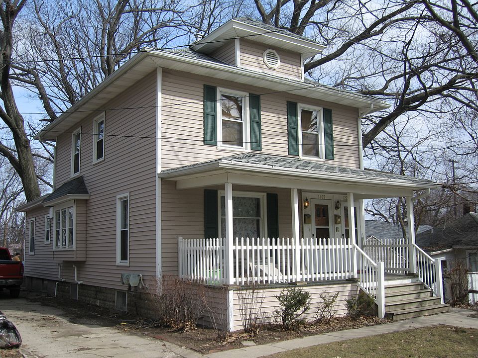 1st image of 1227 E Kalamazoo St