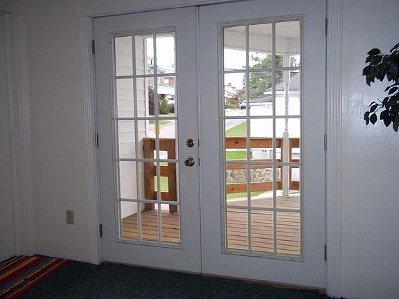 French doors to balcany