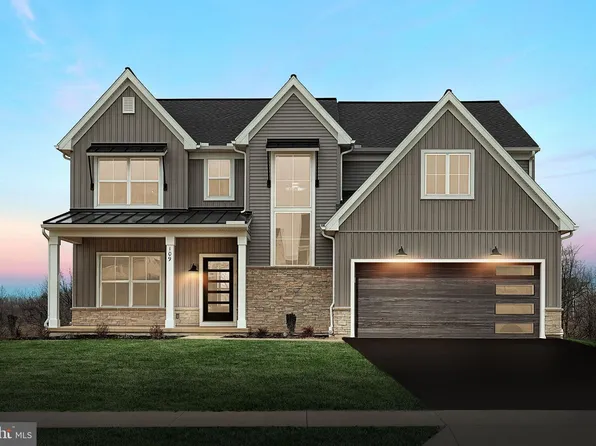 109 Blue Mountain Blvd, Carlisle, PA 17013